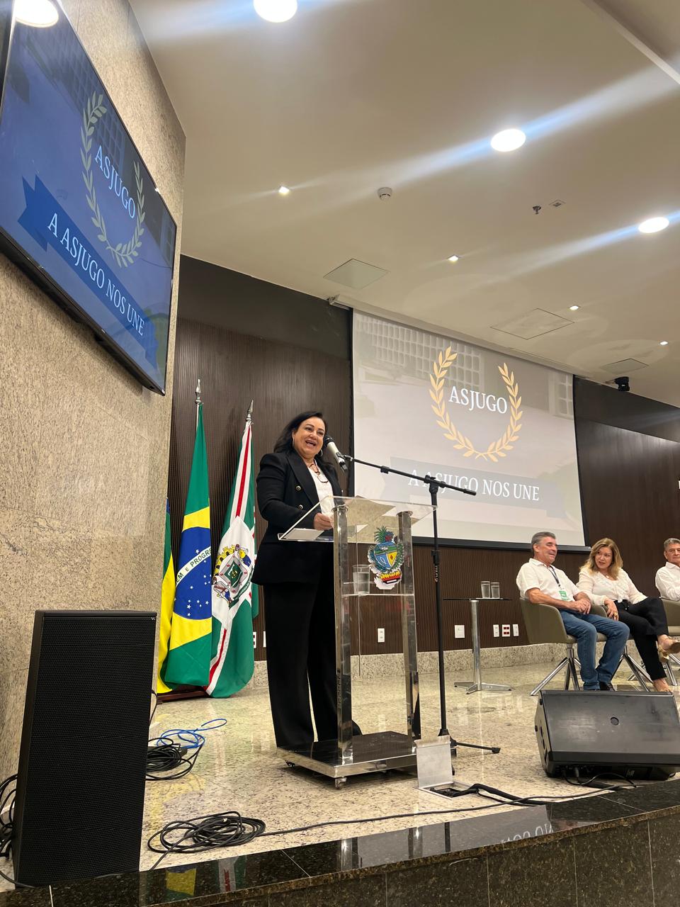 Simone Domingues do Carmo Costa - Presidente da ASJUGO
